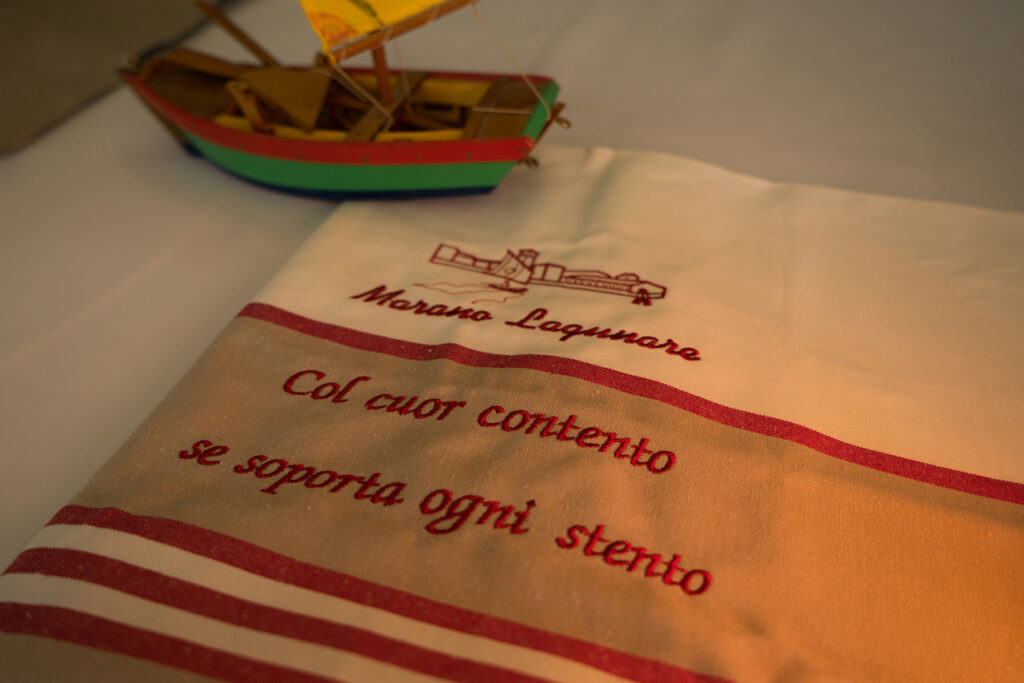 Ricami DoRo, canovacci.