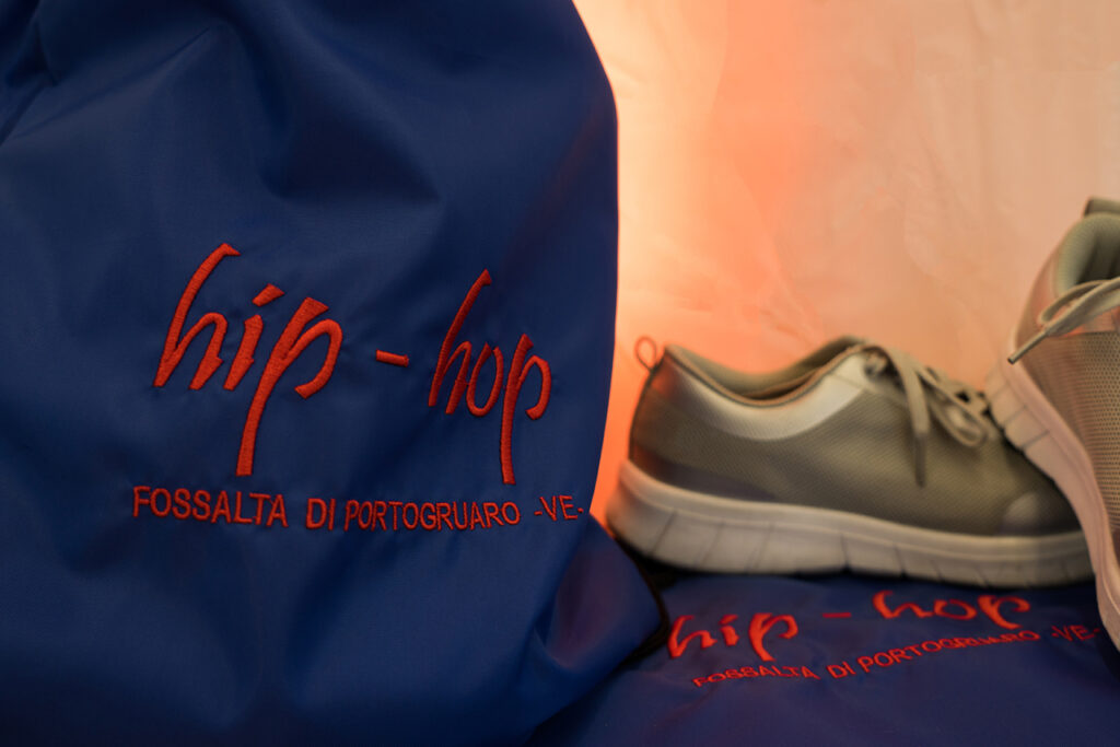 Ricami DoRo per il tempo libero e lo sport, sacca e scarpe.